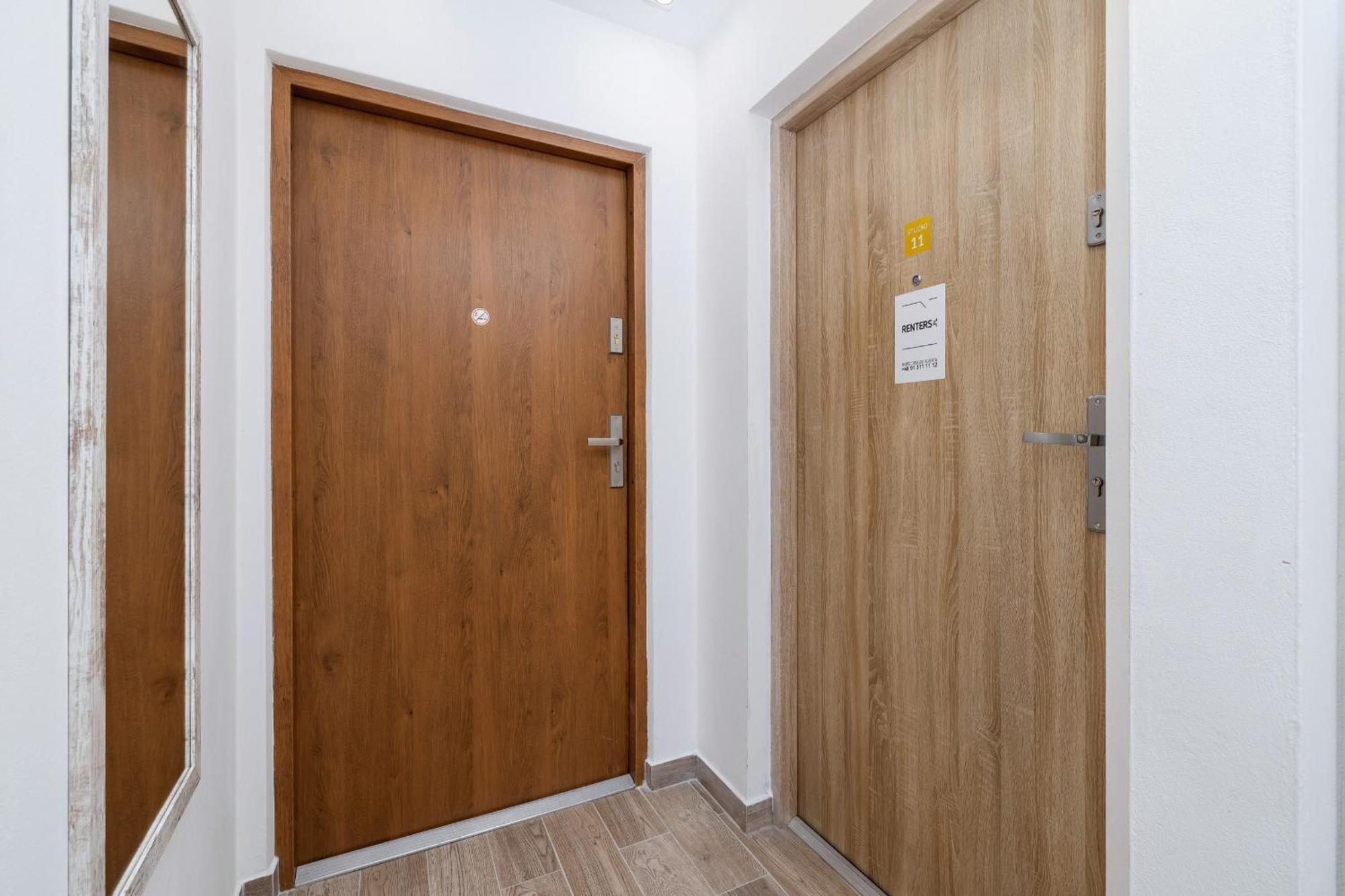 Classic Moniuszki In By Renters Apartment *